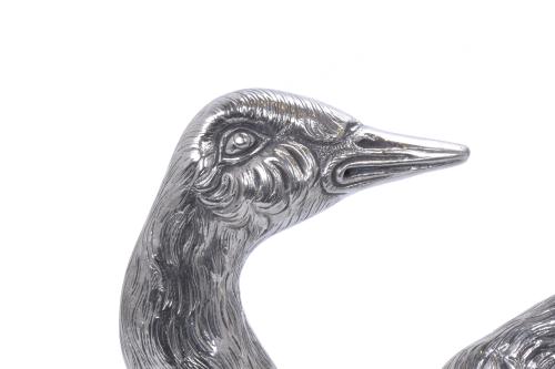 PAIR OF BIRDS IN ENGLISH SILVER, 19TH CENTURY.