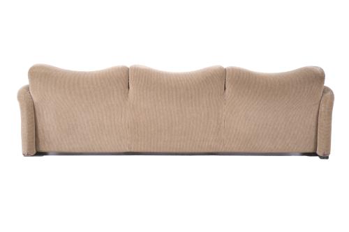 VICO MAGISTRETTI (1920-2006). THREE-SEATER SOFA, MODEL "MAR