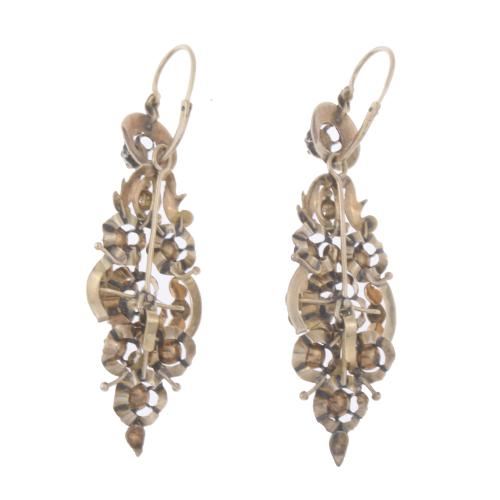 PENDIENTES LARGOS ISABELINOS.