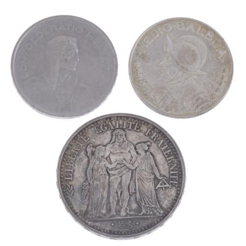 TRES MONEDAS DE PLATA ESPAÑOLA Y FRANCESA