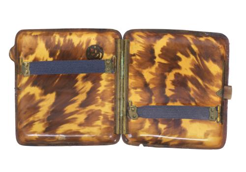TORTOISESHELL SIMILE CIGARETTE CASE.