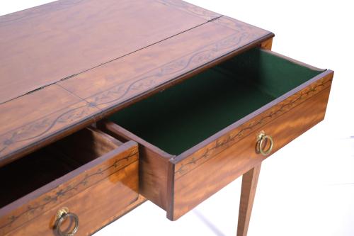 Fortepiano inglés transformado en escritorio, circa 1795 - 