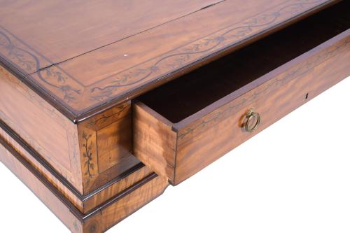 Fortepiano inglés transformado en escritorio, circa 1795 - 