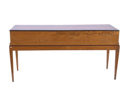 Fortepiano inglés transformado en escritorio, circa 1795 - 