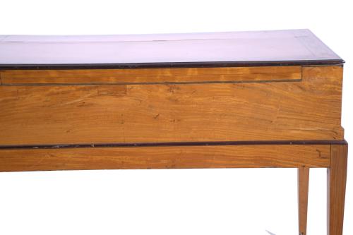 Fortepiano inglés transformado en escritorio, circa 1795 - 