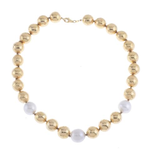 NECKLACE WITH GOLD SPHERES AND THREE AUSTRALIAN PEARLS