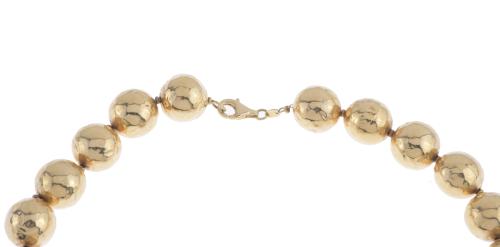 NECKLACE WITH GOLD SPHERES AND THREE AUSTRALIAN PEARLS