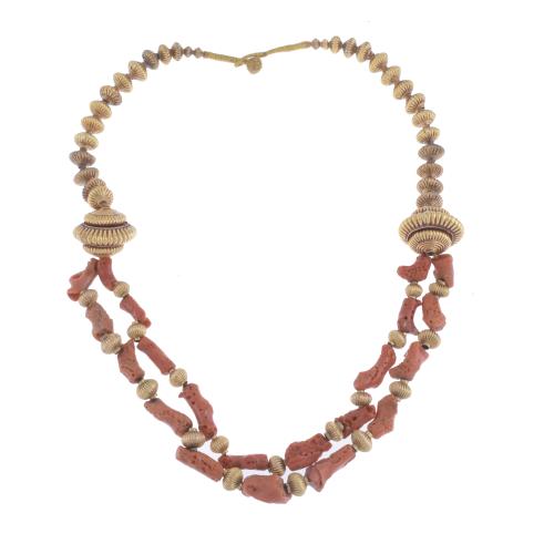 ETHNIC STYLE CORAL NECKLACE.