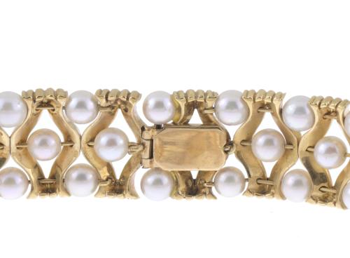 PEARLS CHOKER.