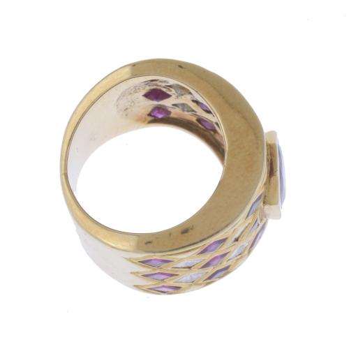 WIDE RING WITH DIAMONDS AND RUBIES.