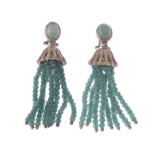 TWO PAIRS OF EARRINGS.