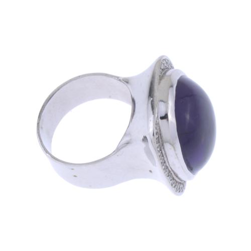 RING WITH LARGE AMETHYST.