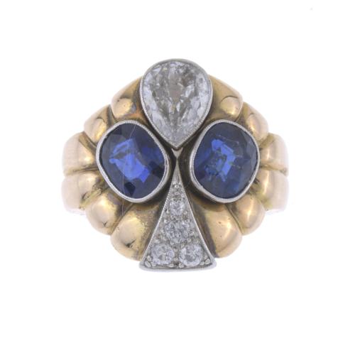 ART DECO RING WITH DIAMONDS AND SAPPHIRES.