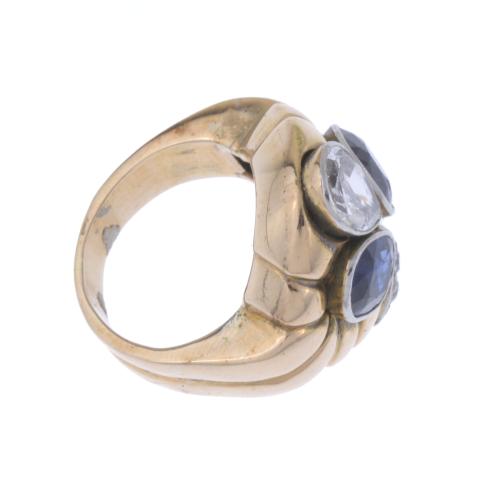 ART DECO RING WITH DIAMONDS AND SAPPHIRES.