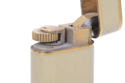 CARTIER. LIGHTER.
