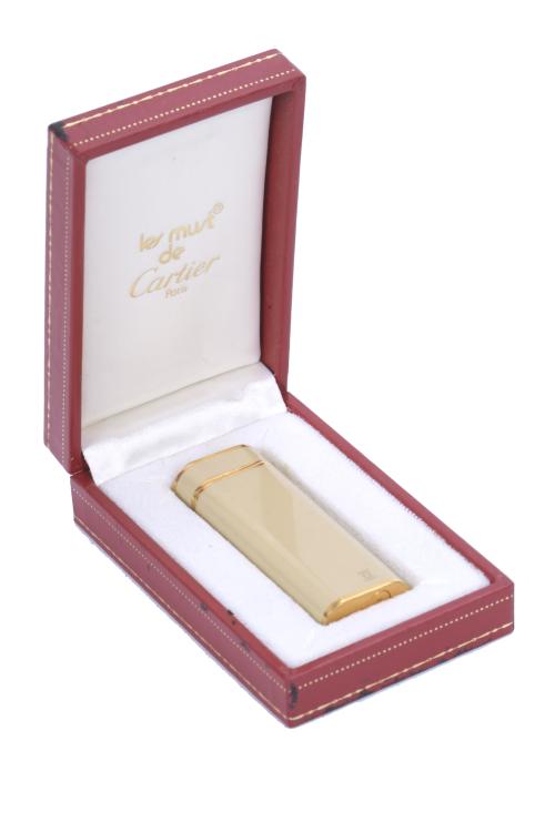 CARTIER. LIGHTER.