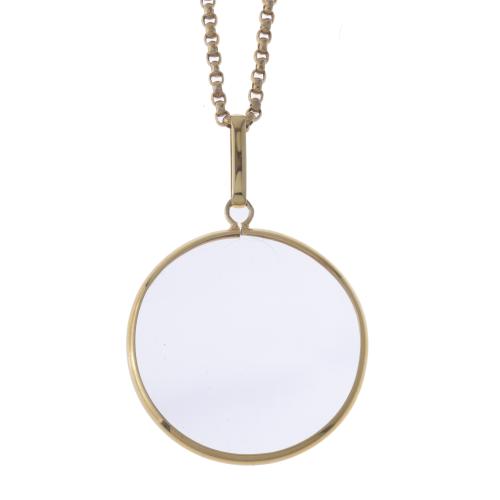 MAGNIFYING GLASS PENDANT IN GILDED METAL AND CHAIN IN GILDED SILVER.