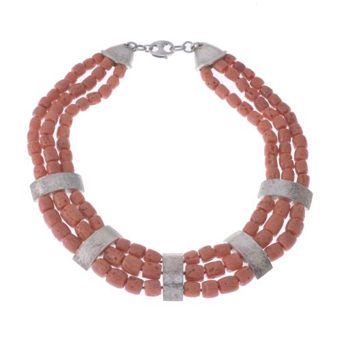 CORAL NECKLACE WITH SILVER.