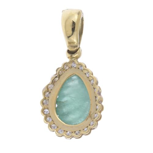 PENDANT WITH EMERALD.