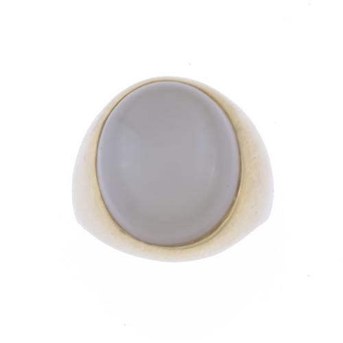 MOONSTONE CABOCHON RING.