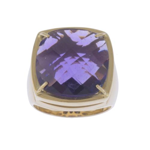 LARGE RING WITH FACETED AMETHYST.