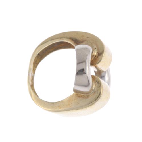 BICOLOUR RING FORMING A BUCKLE.