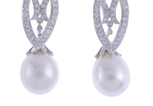 LONG EARRINGS WITH DIAMONDS, RUBY AND AUSTRALIAN PEARL.