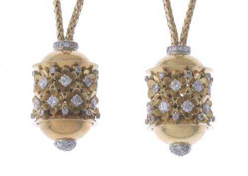 PENDIENTES LARGOS CON DIAMANTES.