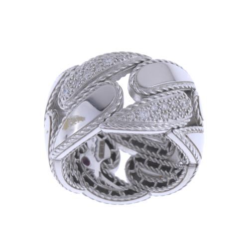 OPENWORK WIDE RING WITH DIAMONDS.