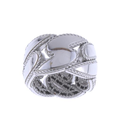 OPENWORK WIDE RING WITH DIAMONDS.