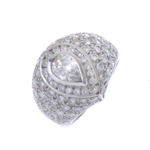 DIAMONDS RING.