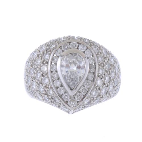 DIAMONDS RING.