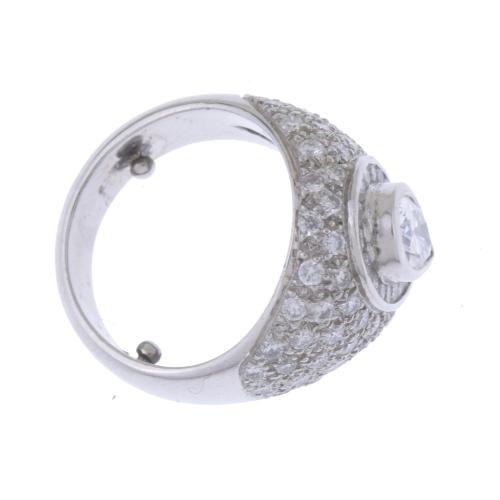 DIAMONDS RING.