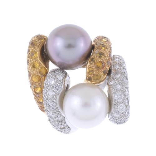 BICOLOUR RING WITH DIAMONDS PAVÉ AND TWO PEARLS.
