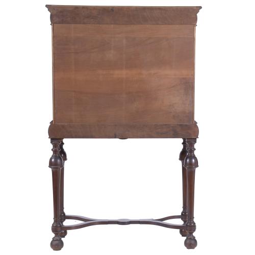 Gabinete estilo Jorge II, pps. siglo XX. 