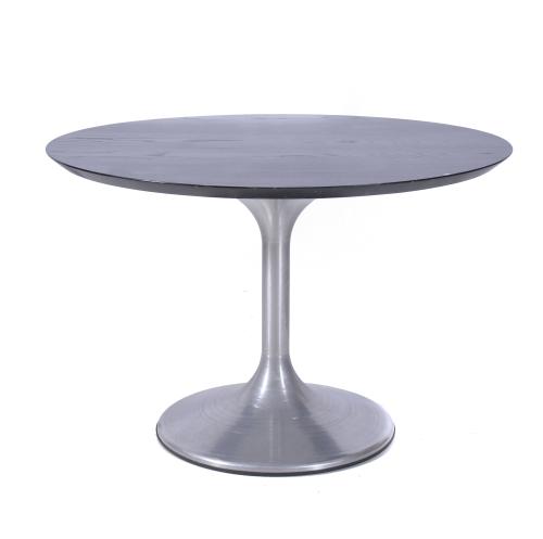 COFFEE TABLE AFTER SAARINEN MODELS, 20TH CENTURY.