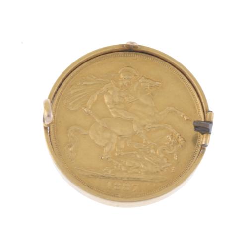 PENDANT WITH COIN OF QUEEN VICTORIA OF THE UNITED KINGDOM.