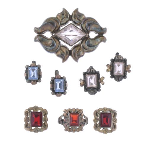 VARIOUS SETS OF CATALAN COSTUME JEWELLERY, EARLY 20TH CENTURY. 