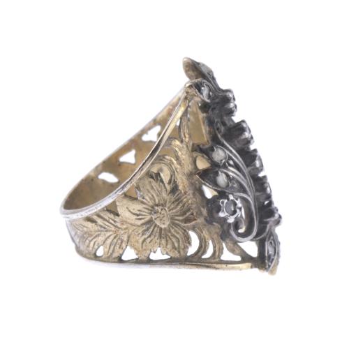 ELIZABETHAN RING.