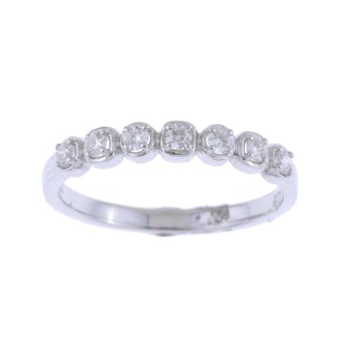 DIAMONDS RING