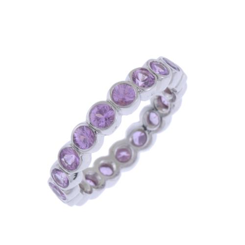 WEDDING RING IN WHITE GOLD AND ROSE SAPPHIRES