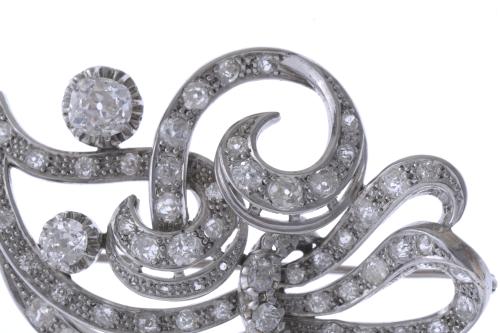 GOLD AND DIAMONDS BROOCH. CIRCA 1960
