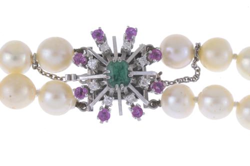 PEARLS NECKLACE. 1950&#39;S.