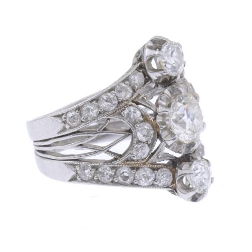 ART NOVEAU DIAMONDS RING