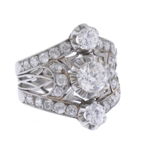 ART NOVEAU DIAMONDS RING