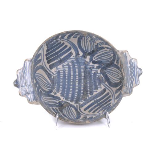 CONJUNTO DE DOS ESCUDILLAS DE OREJAS Y PLATO DE TERUEL, SIG