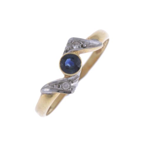 RING WITH CENTRAL SAPPHIRE AND DIAMONDS