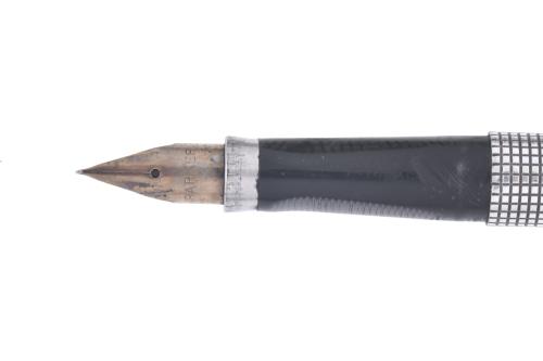 PARKER. Conjunto de pluma estilográfica y bolígrafo. 