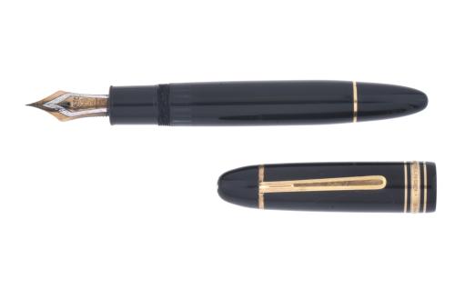 MONTBLANC.  Pluma estilográfica modelo "Meisterstück" nº 149.