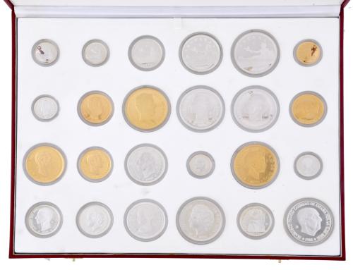 Historia de la peseta, réplica de las veinticuatro monedas.